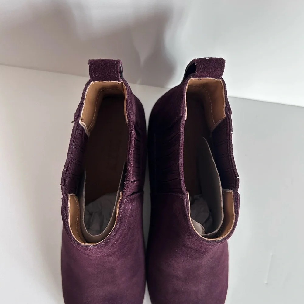 🍒J. Crew Factory Waterproof Brown Suede Boots. Size: 7
